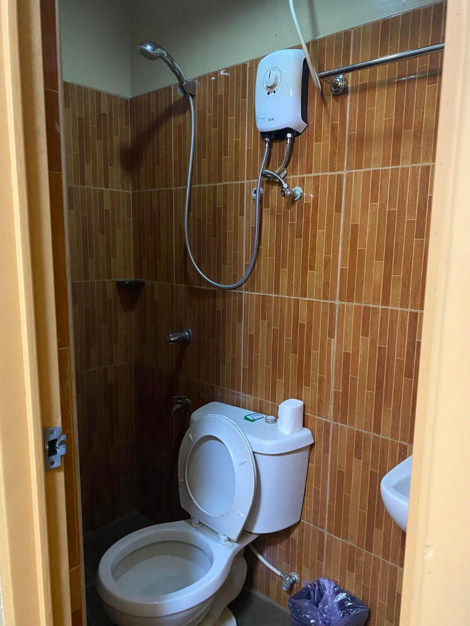 East Square Inn Баколод Экстерьер фото