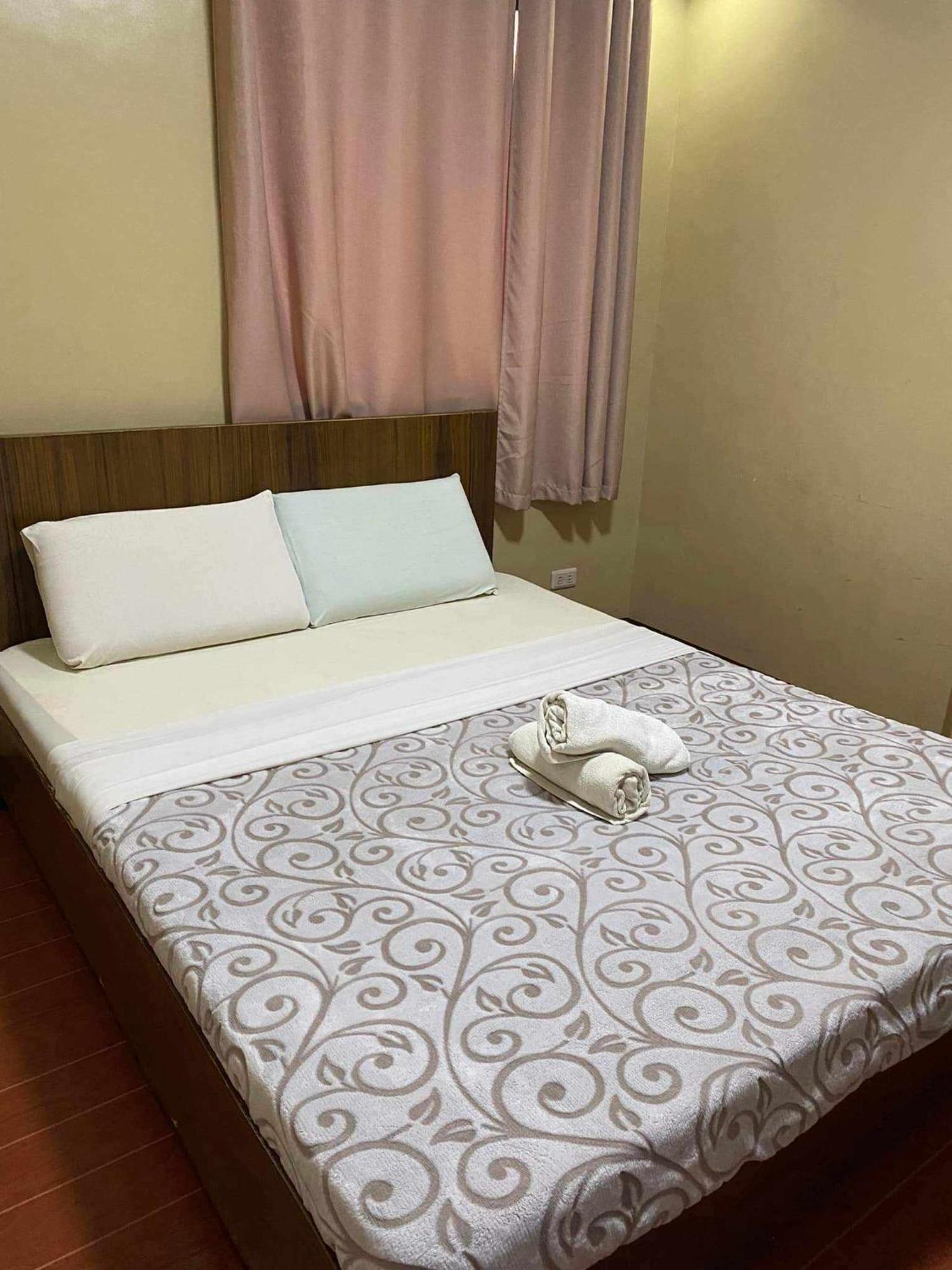 East Square Inn Баколод Экстерьер фото
